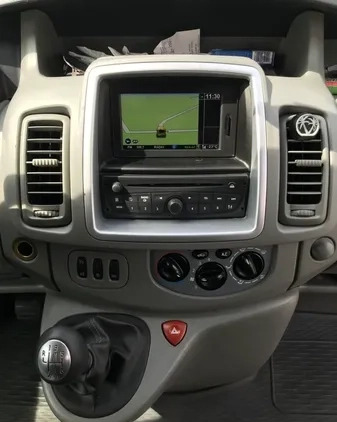 Renault Trafic cena 84600 przebieg: 193000, rok produkcji 2014 z Bielawa małe 121
